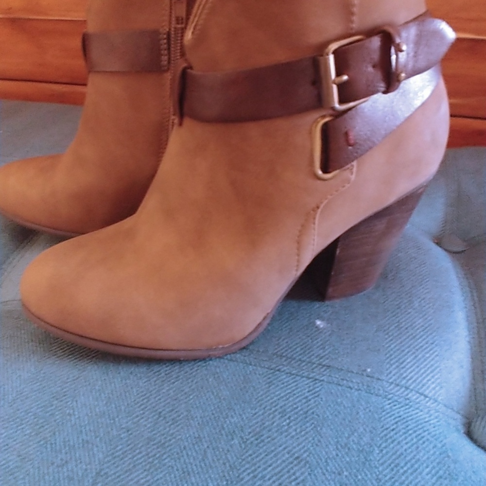 Xoxo 7.5 booties